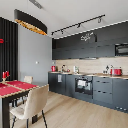 Fiqus Marcelin Deluxe By Bookinghost * Poznań