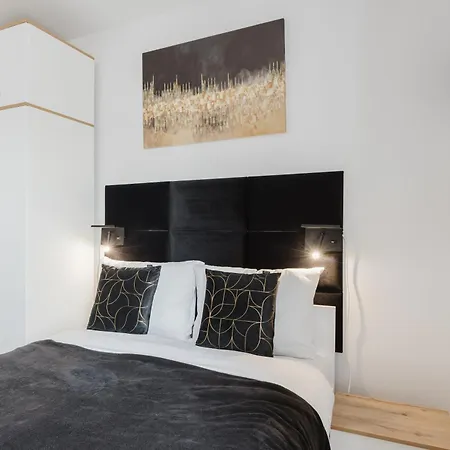 Fiqus Marcelin Deluxe By Bookinghost Poznań