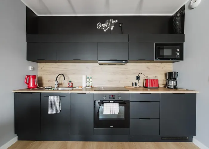 Fiqus Marcelin Deluxe By Bookinghost Daire