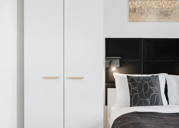 Fiqus Marcelin Deluxe By Bookinghost Daire