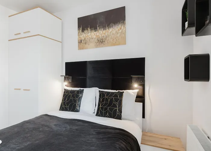 Fiqus Marcelin Deluxe By Bookinghost Poznan